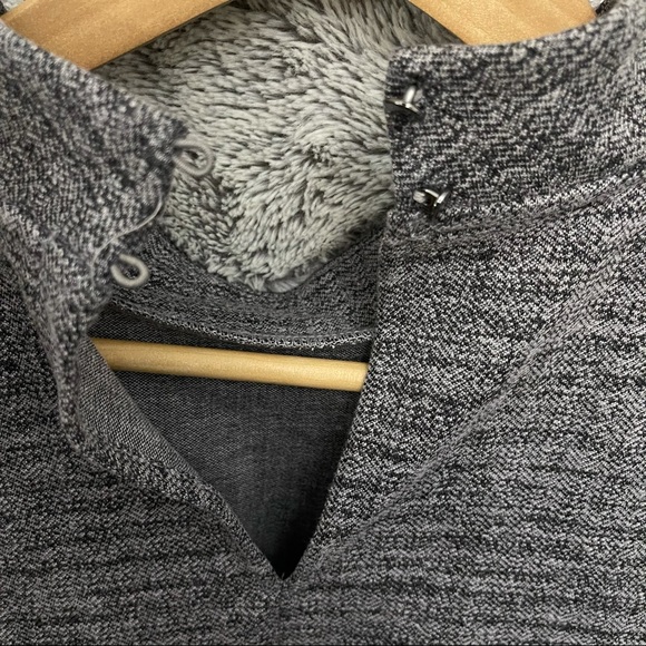 Banana Republic Sweater Vest - Picture 4 of 4